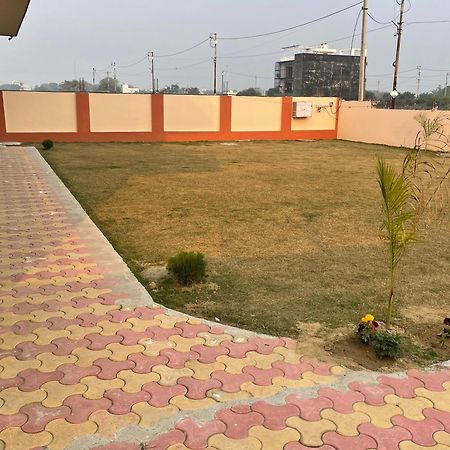 فندق Shrinath Residency نويدا الكبرى المظهر الخارجي الصورة